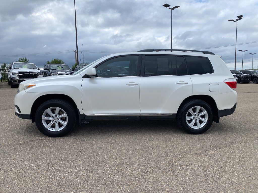 Used 2012 Toyota Highlander FWD image 3