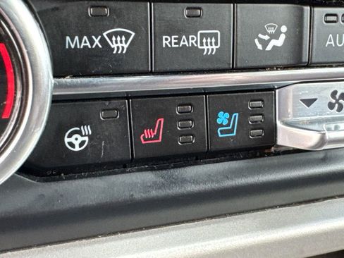 Used 2024 Ford Expedition Max Limited AWD/4WD image 32