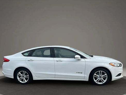 Used 2018 Ford Fusion SE image 4