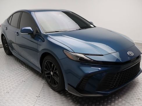 Certified 2025 Toyota Camry SE image 6