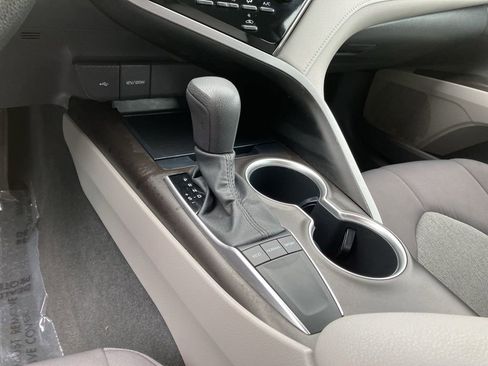 Used 2023 Toyota Camry LE w/ Convenience Package FWD image 19