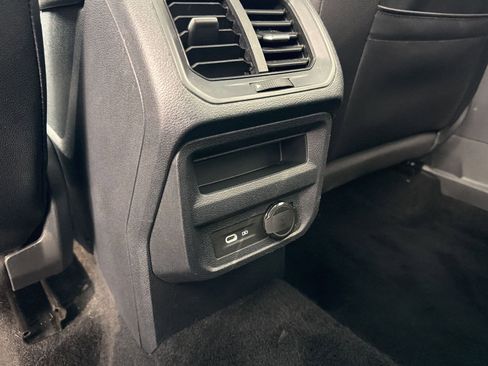 Used 2022 Volkswagen Tiguan SE FWD image 30