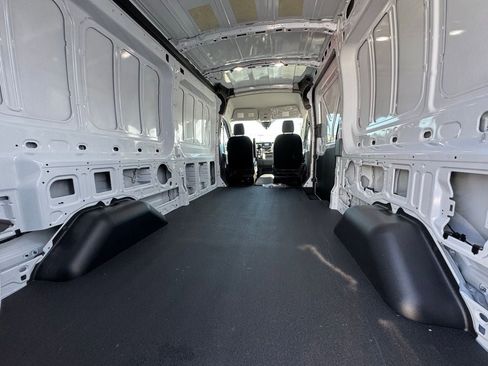 New 2025 Ford Transit 250 148 Medium Roof image 7