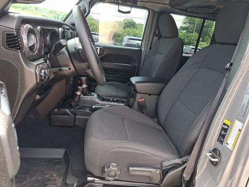 Used 2023 Jeep Wrangler Unlimited Sport AWD/4WD image 15