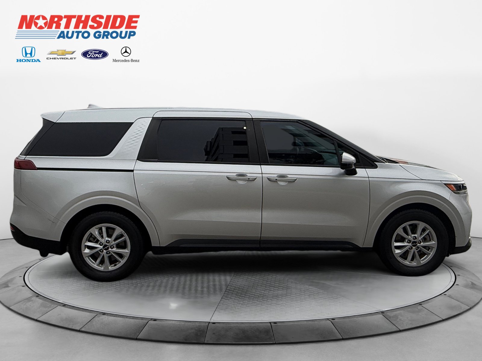 Used 2023 Kia Carnival LX FWD image 8