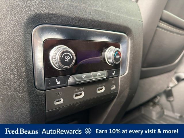 Used 2023 GMC Yukon XL Denali Ultimate AWD/4WD image 22