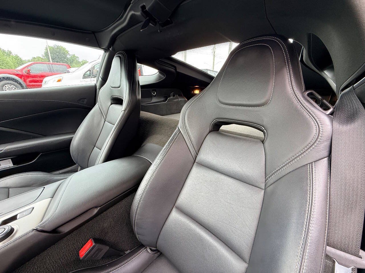Used 2018 Chevrolet Corvette Stingray Coupe w/ Carbon Flash Badge Package RWD image 28