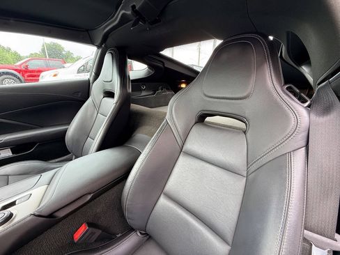 Used 2018 Chevrolet Corvette Stingray Coupe w/ Carbon Flash Badge Package RWD image 28