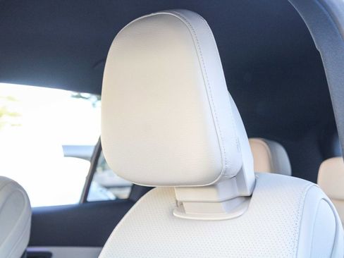 Certified 2025 Mercedes-Benz GLC 300 4MATIC image 20