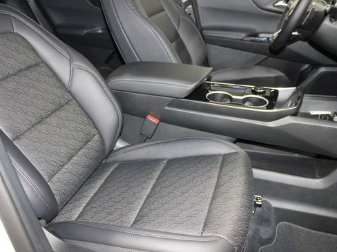 New 2026 Chevrolet Equinox LT w/ Convenience Package II AWD/4WD image 23