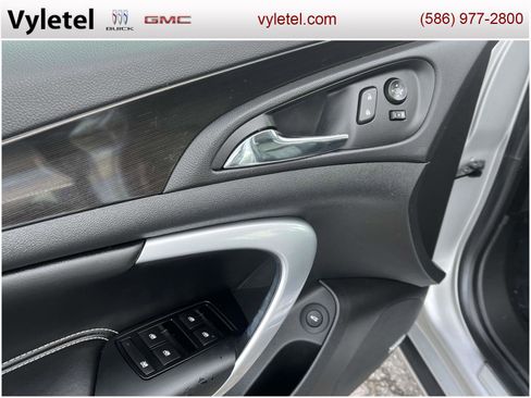 Used 2016 Buick Regal Premium image 17