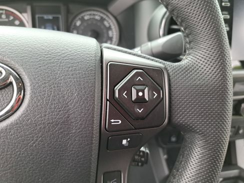 Used 2023 Toyota Tacoma TRD Off-Road w/ Technology Package AWD/4WD image 16