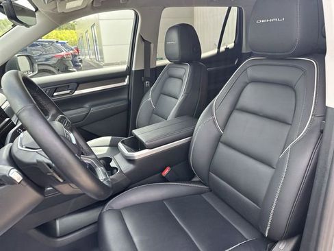 Used 2026 GMC Terrain Denali AWD/4WD image 15