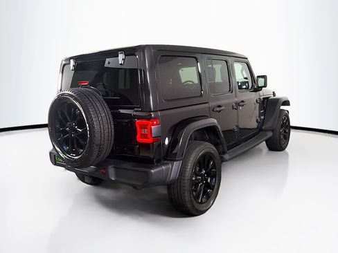 Used 2023 Jeep Wrangler Unlimited Sahara w/ Cold Weather Group AWD/4WD image 9