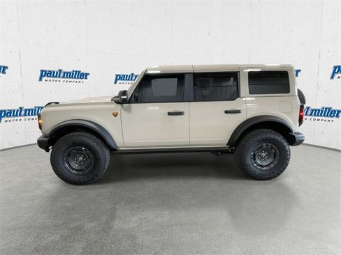 New 2025 Ford Bronco Badlands image 7