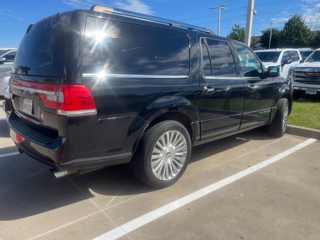 Used 2017 Lincoln Navigator L Select RWD image 4