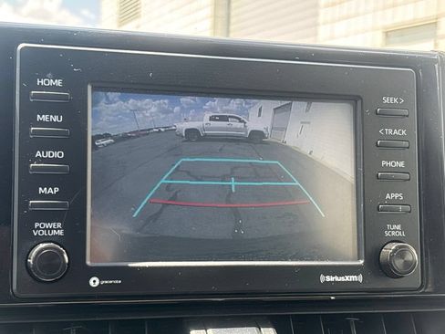 Used 2021 Toyota RAV4 XLE FWD image 11