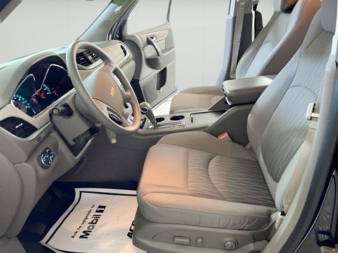 Used 2016 Chevrolet Traverse LS FWD image 28