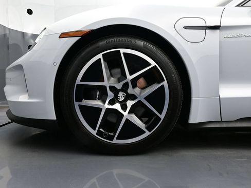 Used 2025 Porsche Taycan RWD image 6