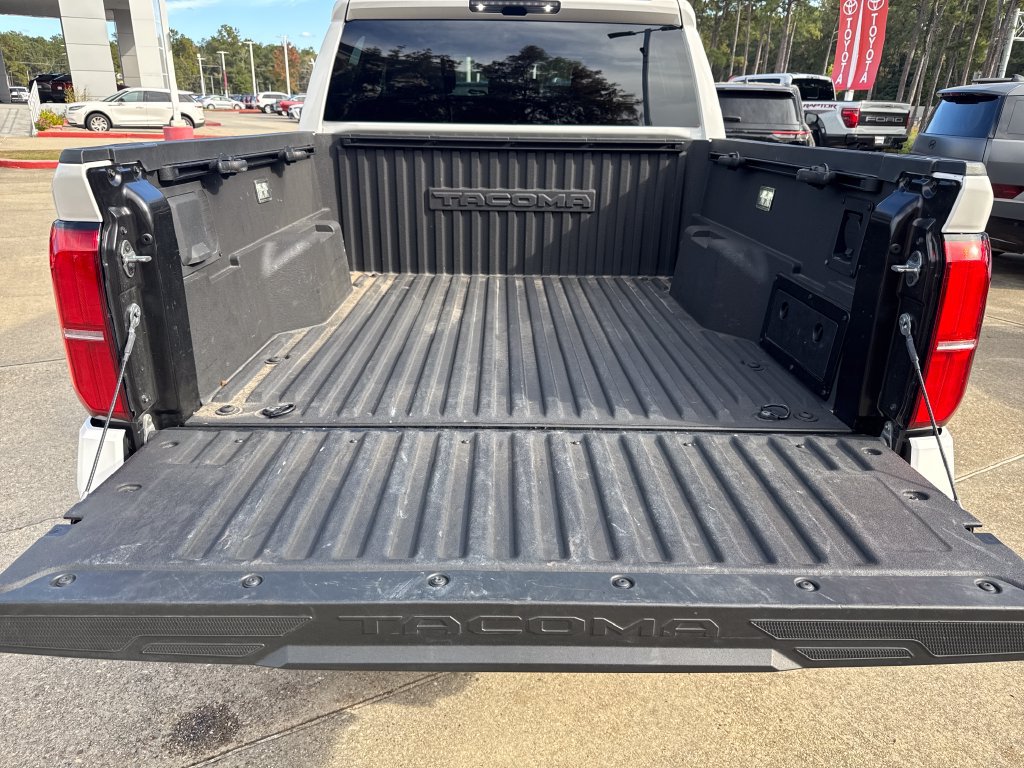 Used 2025 Toyota Tacoma TRD Off-Road AWD/4WD image 33