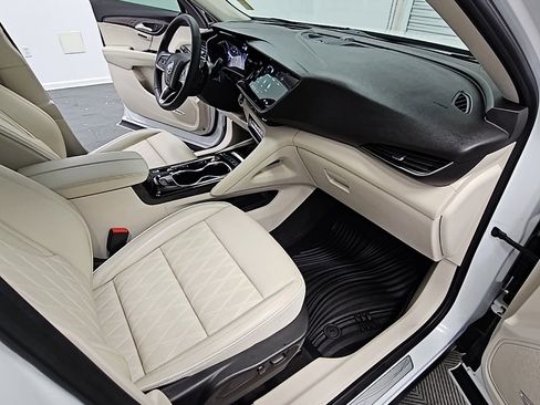 Used 2023 Buick Envision Avenir image 41