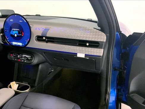 Certified 2025 MINI Cooper S image 23