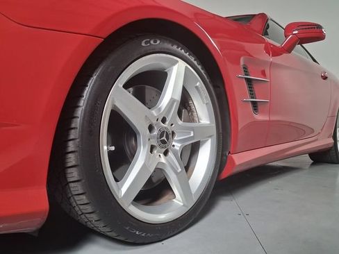 Used 2013 Mercedes-Benz SL 550 image 9