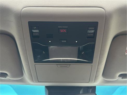 Used 2017 Lexus LX 570 4WD image 31