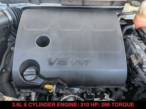 Used 2018 Chevrolet Traverse LT image 20