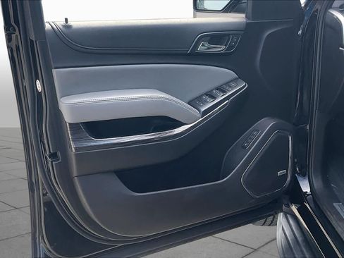 Used 2018 Chevrolet Suburban LT RWD image 22