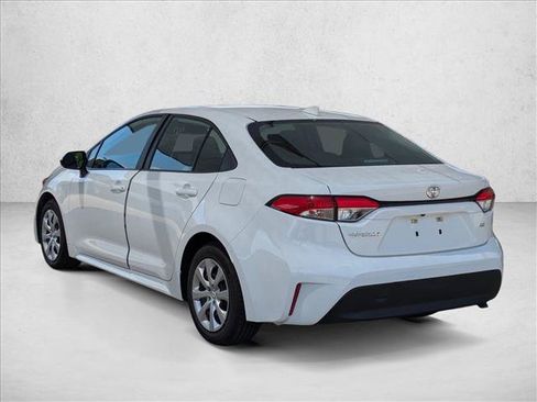 Used 2025 Toyota Corolla LE FWD image 7