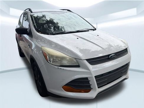 Used 2015 Ford Escape S FWD image 6