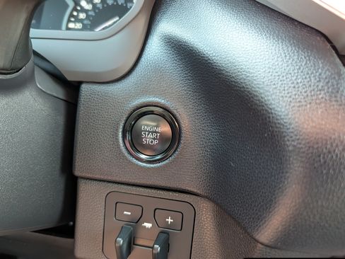 Used 2025 Toyota Tundra SR5 AWD/4WD image 32
