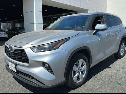 Used 2024 Toyota Highlander LE