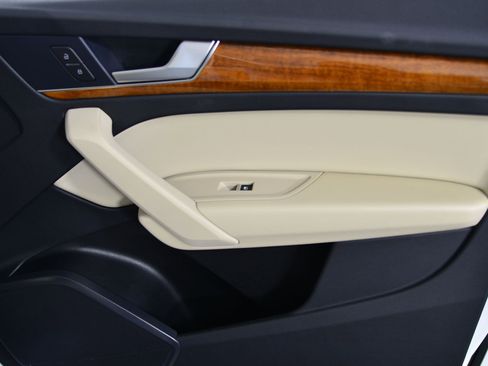 Used 2022 Audi Q5 2.0T Premium image 21