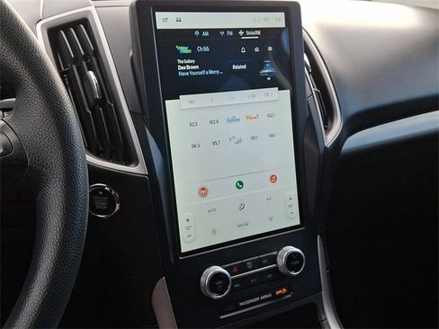 Used 2022 Ford Edge SE w/ Black Appearance Package image 15