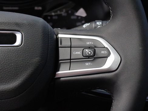 New 2026 Jeep Compass Latitude image 10