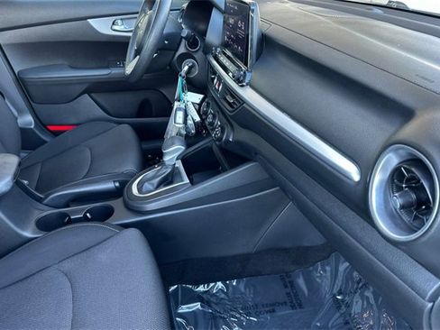 Used 2023 Kia Forte LXS image 19