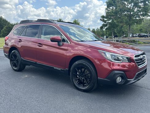 Used 2019 Subaru Outback 2.5i Premium AWD/4WD image 2