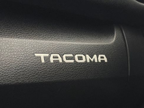 Used 2023 Toyota Tacoma TRD Off-Road AWD/4WD image 31