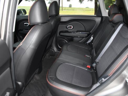 Used 2018 Kia Soul ! FWD image 16