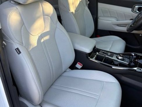 Used 2022 Kia Sorento SX Prestige w/ Panoramic Sunroof Package AWD/4WD image 18
