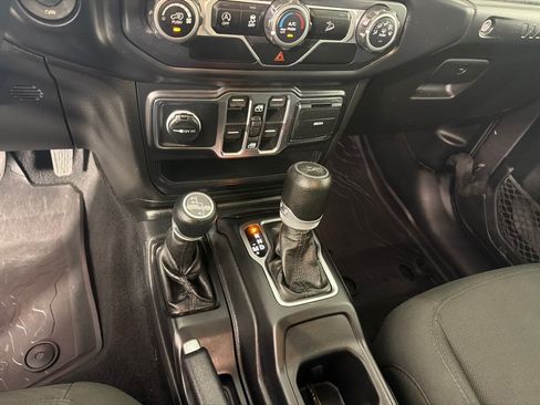 Used 2020 Jeep Wrangler Unlimited Sport S AWD/4WD image 18