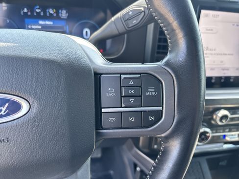 Used 2023 Ford F250 Lariat w/ Sport Appearance Package AWD/4WD image 13