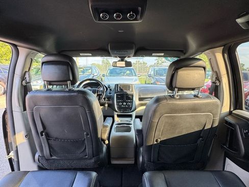 Used 2019 Dodge Grand Caravan SXT FWD image 22