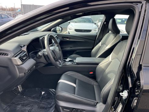 Used 2025 Toyota Camry SE image 27