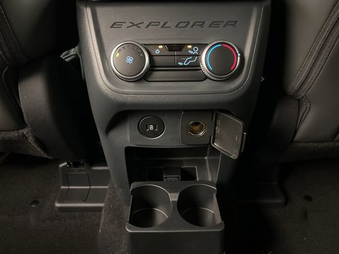 New 2025 Ford Explorer Active w/ Active Comfort Package image 32