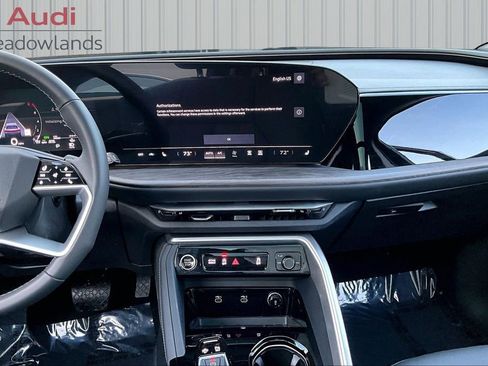 Used 2025 Audi Q5 Premium w/ Convenience Package image 9