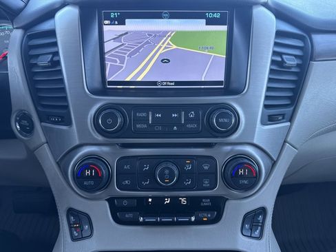 Used 2020 GMC Yukon XL Denali w/ Denali Premium Package image 24