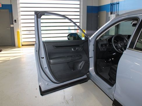 Used 2023 Honda CR-V EX image 7